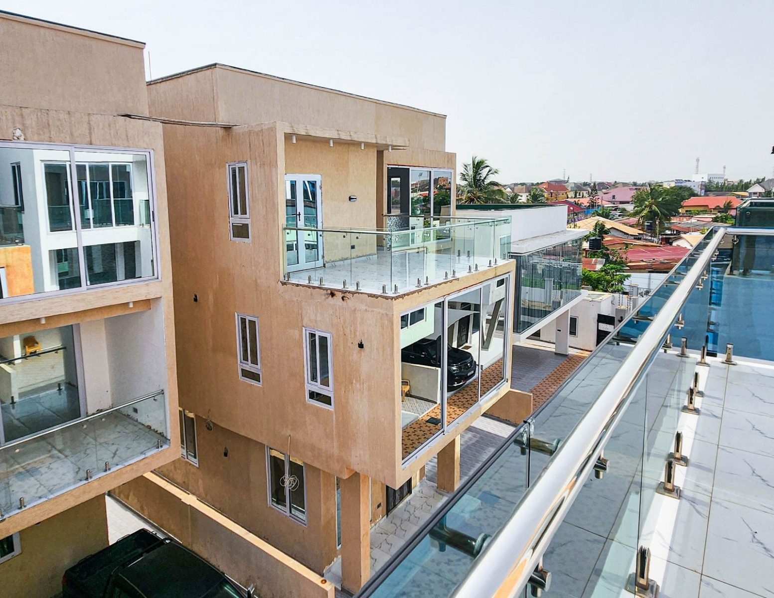 3-BEDROOM LUXURY TOWNHOUSE WITH BOYS’ QUARTERS FOR SALE AT EAST LEGON – ADJIRINGANOR