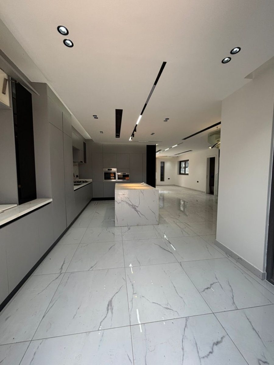 Executive 4-Bedroom Townhouse with Swimming Pool