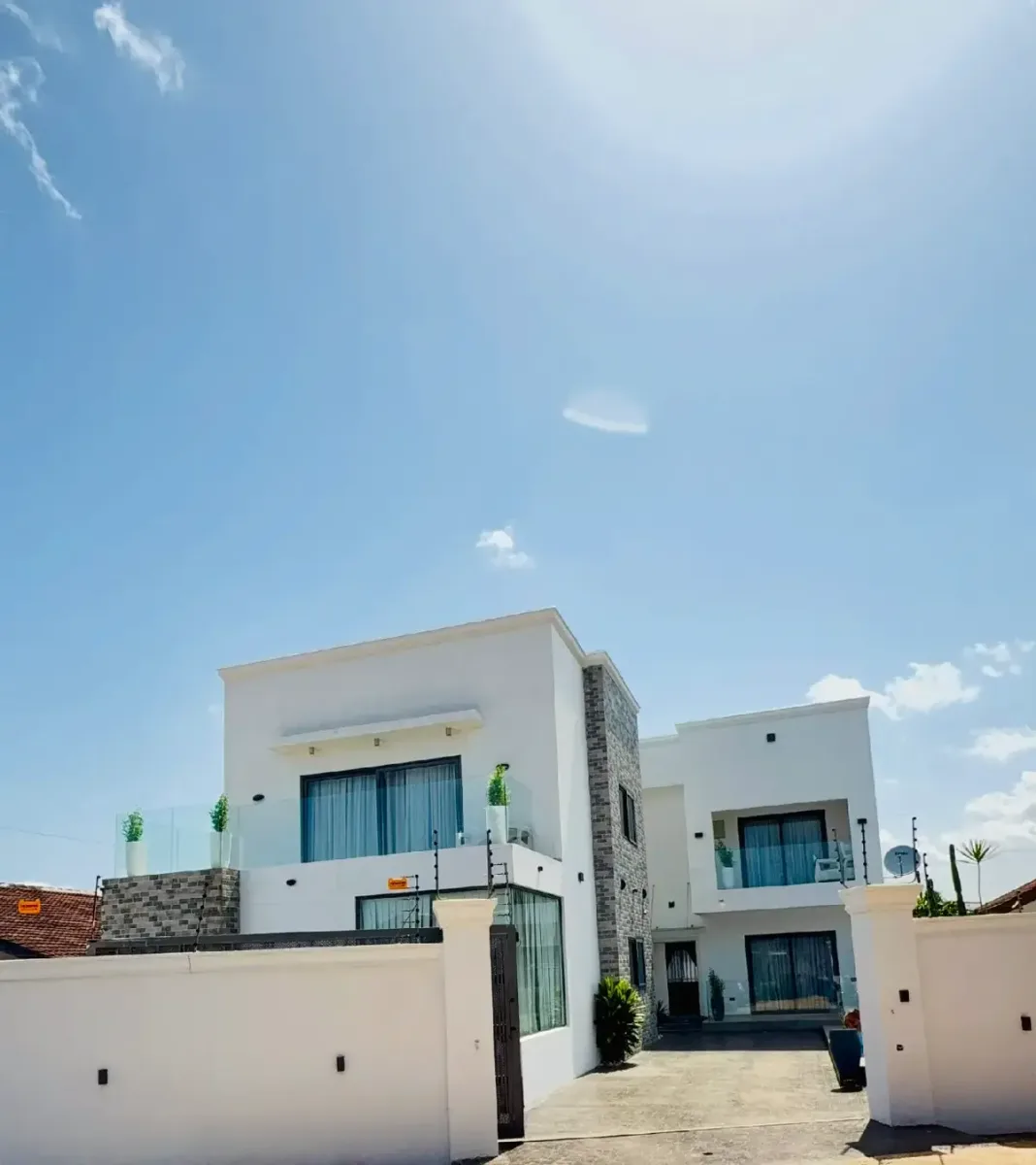 Luxury 4-Bedroom Fully Furnished Home