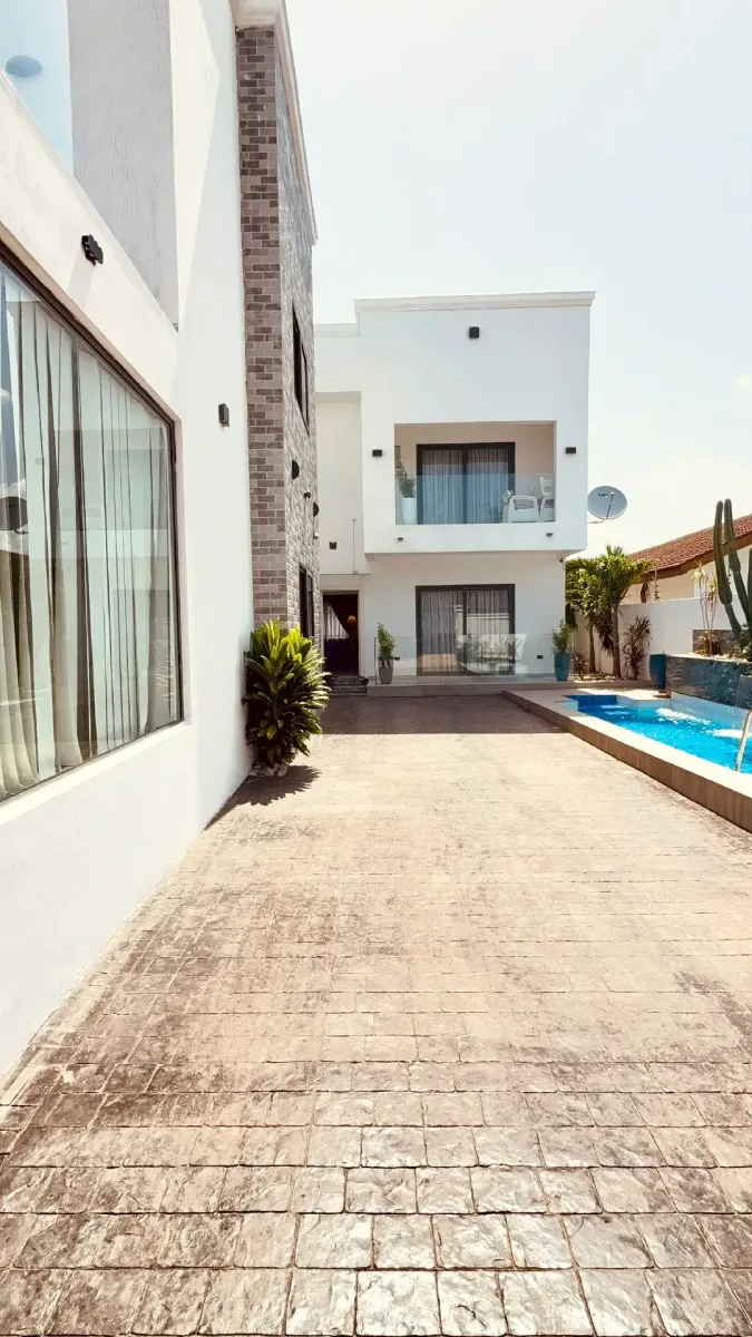 Luxury 4-Bedroom Fully Furnished Home