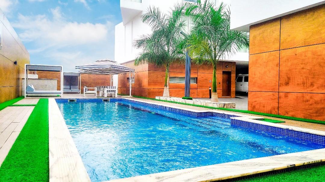 FOR RENT – LUXURY 4 BEDROOM TOWNHOUSE